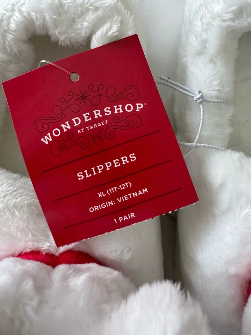 Target wondershop slippers(size 11T-12T)